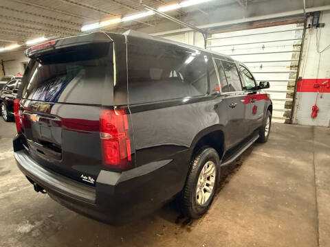 2016 Chevrolet Suburban LS