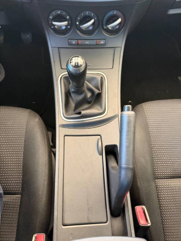 2013 Mazda MAZDA3 i SV