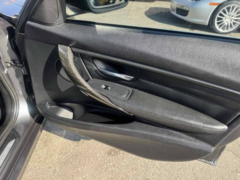 2012 BMW 3 Series 328i