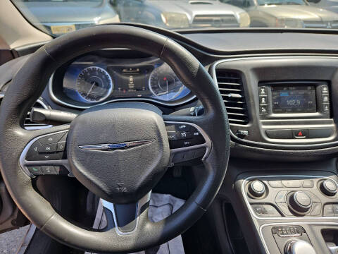 2015 Chrysler 200 Limited