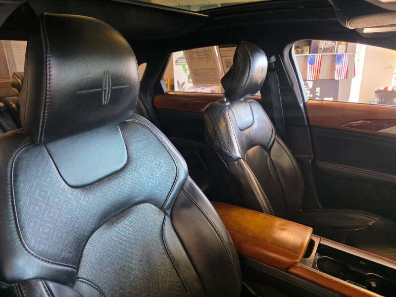 2017 Lincoln MKZ Black Label
