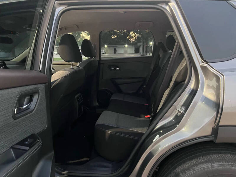 2022 Nissan Rogue SV