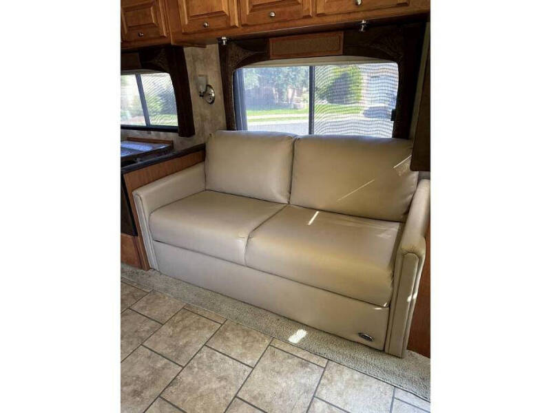 2009 Freightliner MC Chassis