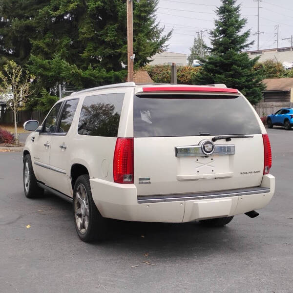 2011 Cadillac Escalade ESV Premium