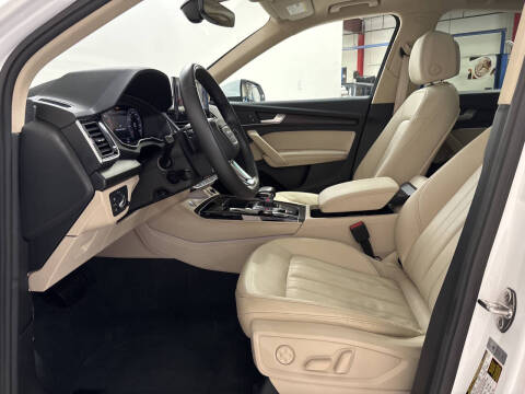 2022 Audi Q5 quattro Premium Plus 40 TFSI