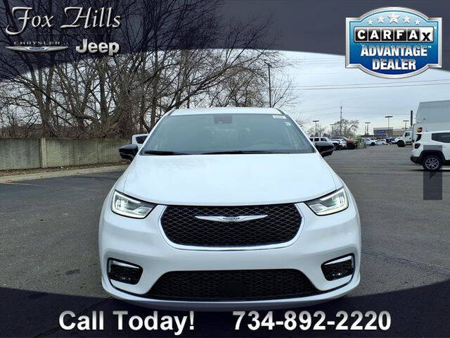 2026 Chrysler Pacifica Select