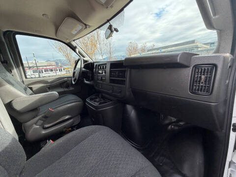 2024 Chevrolet Express 2500