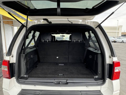 2017 Ford Expedition EL XLT