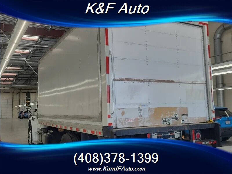 2018 Freightliner M2 106