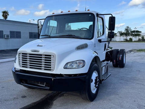 2018 Freightliner M2 106