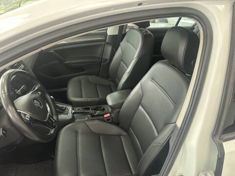 2018 Volkswagen Golf TSI SE