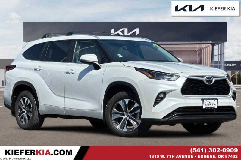 2023 Toyota Highlander for sale at Kiefer Kia in Eugene OR