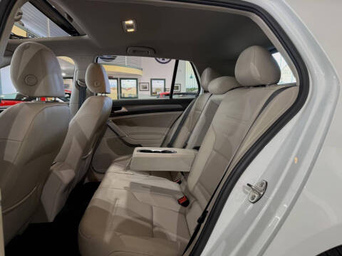 2018 Volkswagen Golf TSI SE