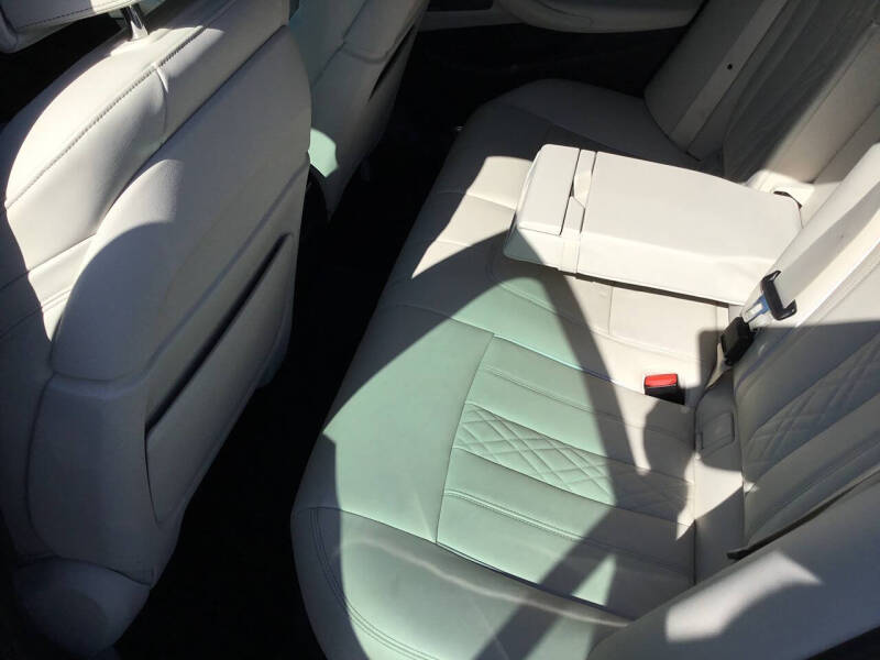 2019 BMW 5 Series 540i