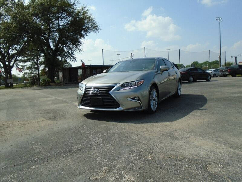 2018 Lexus ES 350 for sale at American Auto Exchange in Houston TX