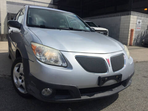 2006 Pontiac Vibe for sale at Illinois Auto Sales in Paterson NJ