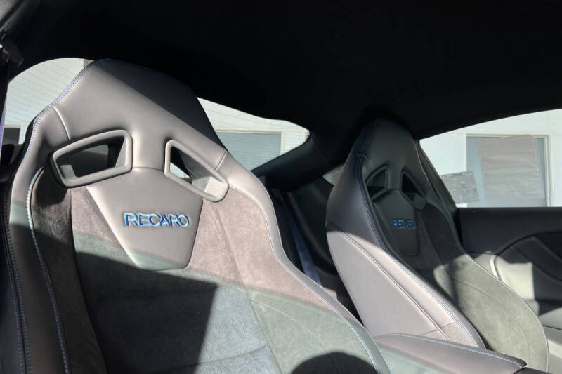 2025 Ford Mustang Dark Horse