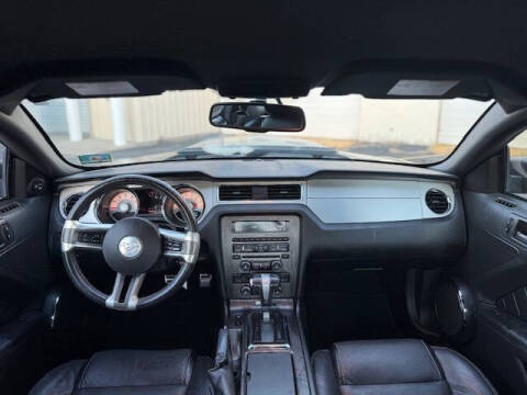 2010 Ford Mustang V6