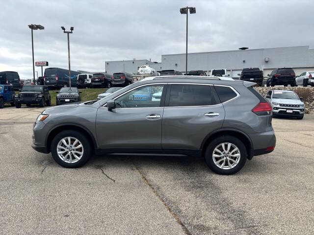 Used 2017 Nissan Rogue SV with VIN JN8AT2MV2HW026240 for sale in Dubuque, IA