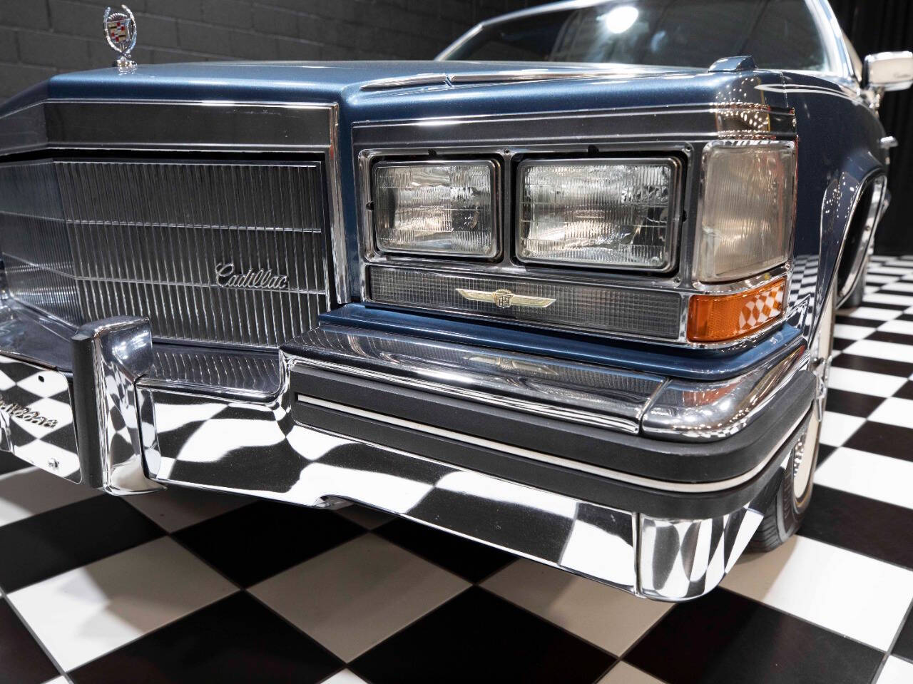 1985 Cadillac Fleetwood Brougham 6