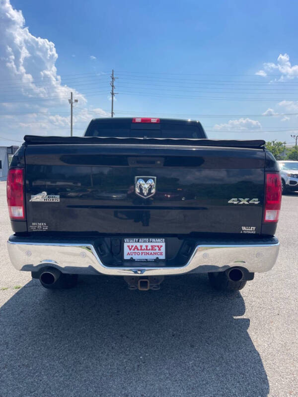2017 RAM 1500 SLT