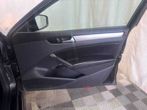 2015 Volkswagen Passat 1.8T Wolfsburg Edition