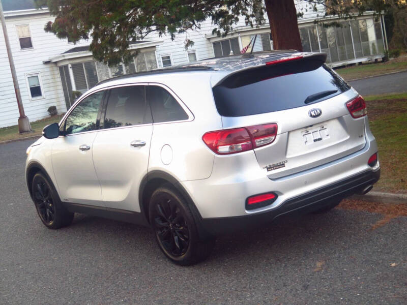 2019 Kia Sorento LX V6