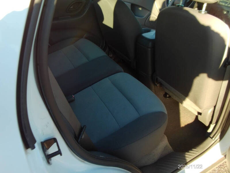 2005 Ford Escape XLS