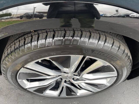 2024 Cadillac LYRIQ Luxury 3