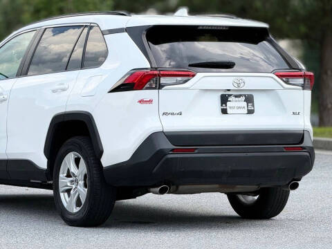 2020 Toyota RAV4 XLE