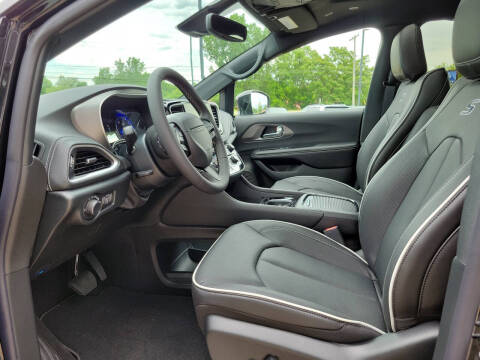 2027 Chrysler Pacifica Limited