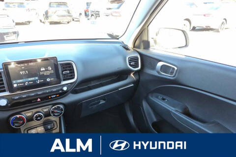 2026 Hyundai Venue SE