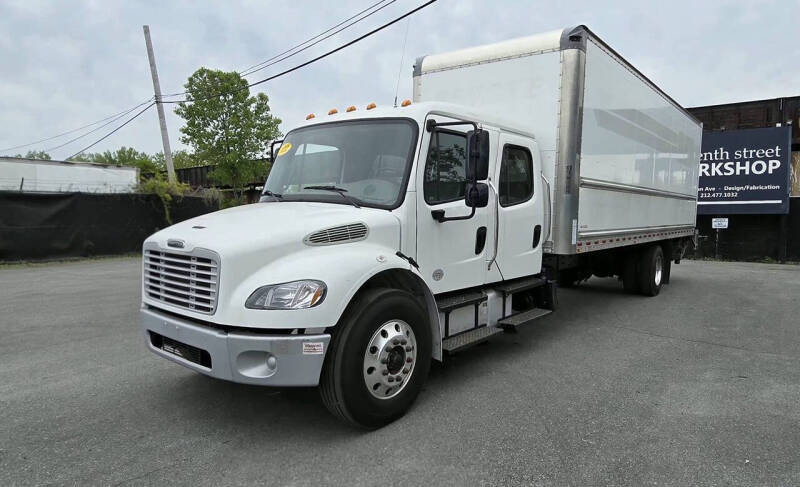 2022 Freightliner M2 106