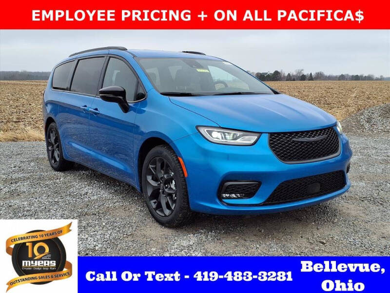 2026 Chrysler Pacifica Select