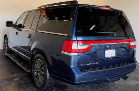 2017 Lincoln Navigator L Select