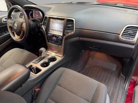 2017 Jeep Grand Cherokee Laredo