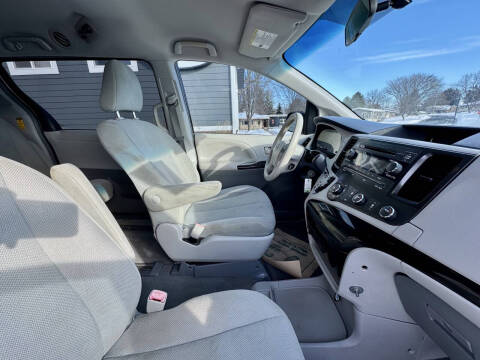 2014 Toyota Sienna L 7-Passenger