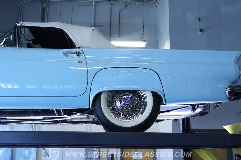 1957 Ford Thunderbird