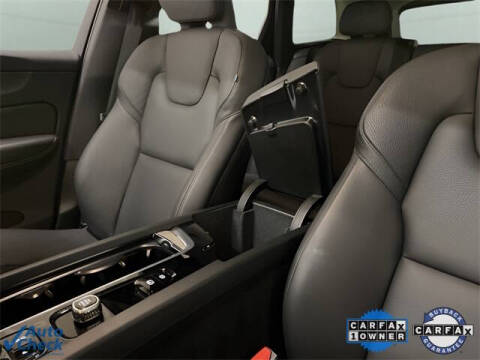 2025 Volvo XC60 B5 Plus Dark Theme