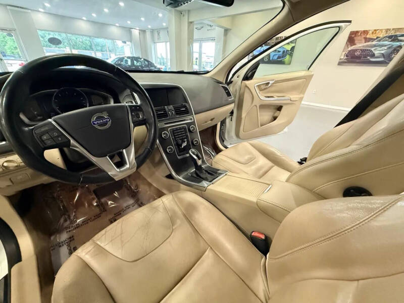 2015 Volvo XC60 T5 Drive-E Premier