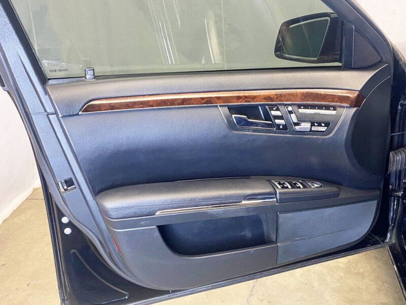 2011 Mercedes-Benz S-Class S 550 4MATIC