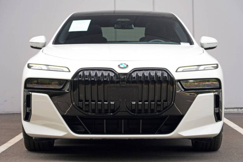 2023 BMW 7 Series 740i