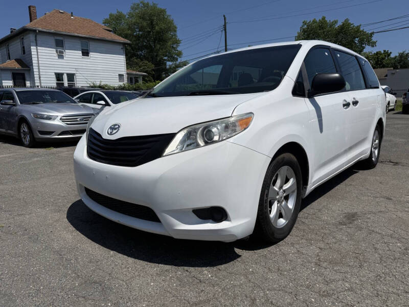 2011 Toyota Sienna Base 7-Passenger