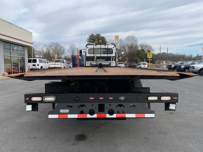 2017 Freightliner M2 106