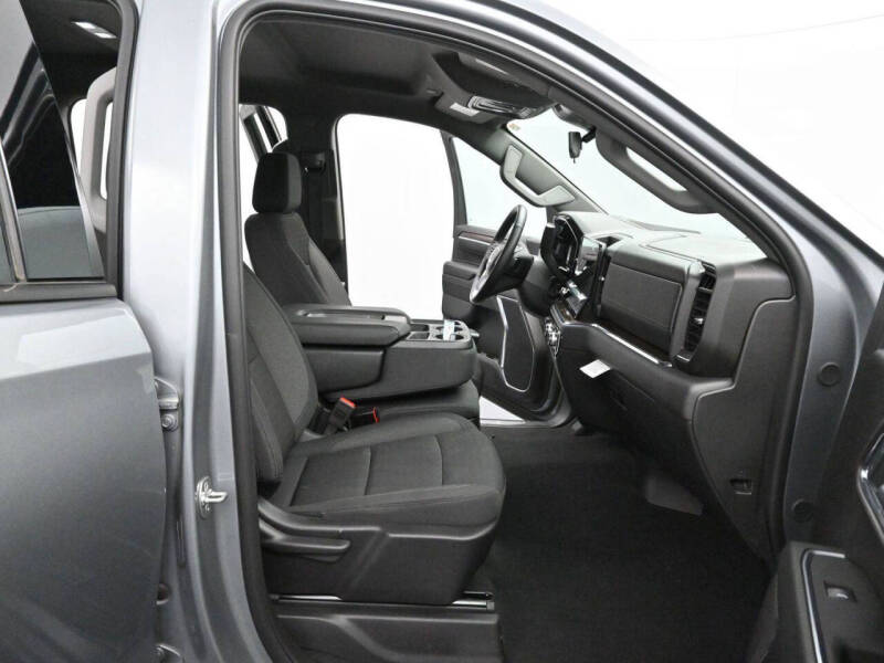 2025 GMC Sierra 1500 Elevation Standard