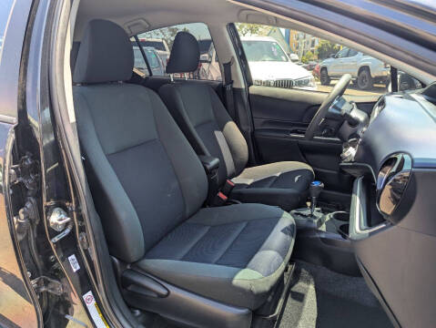 2016 Toyota Prius c Two