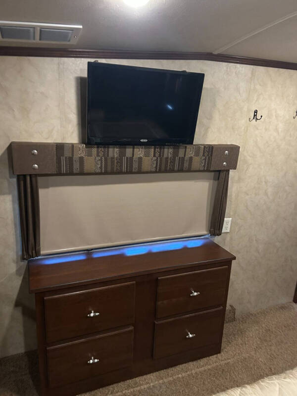 2014 Cedar Creek 36 CKTS