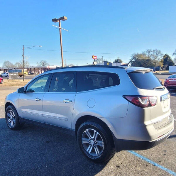 2017 Chevrolet Traverse LT