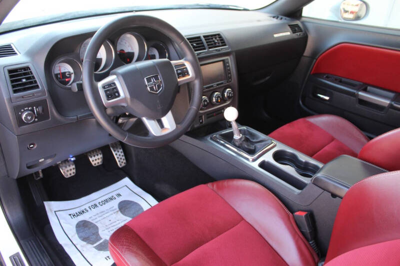 2014 Dodge Challenger R/T Plus