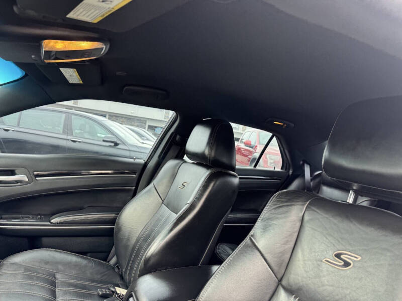 2018 Chrysler 300 S